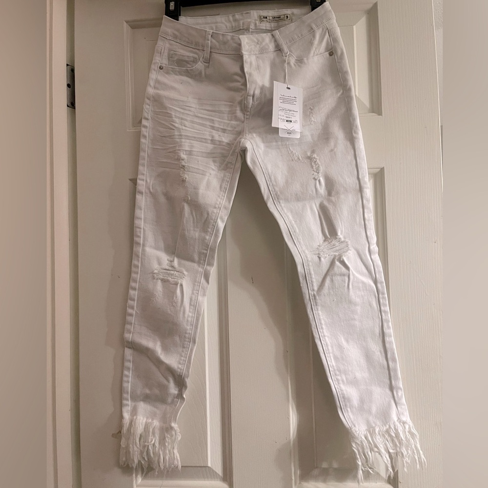 Cute White Distress Jeans!